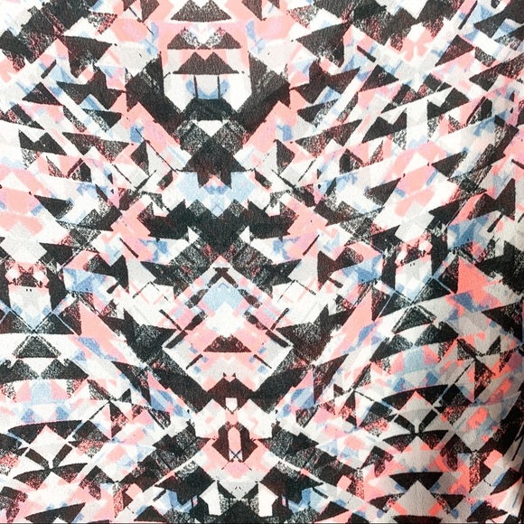 🌸2/$30🌸 Sheer Patterned Hollister Tank Top - Picture 5 of 8